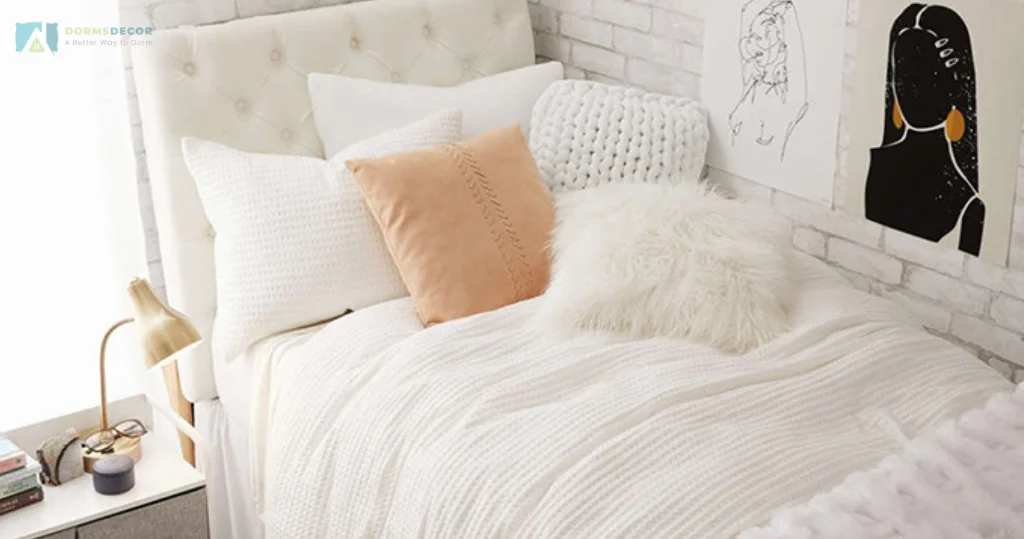 What To Look For In A Dorm Room Pillow